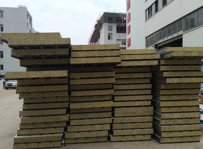 彩鋼岩棉（mián）瓦板